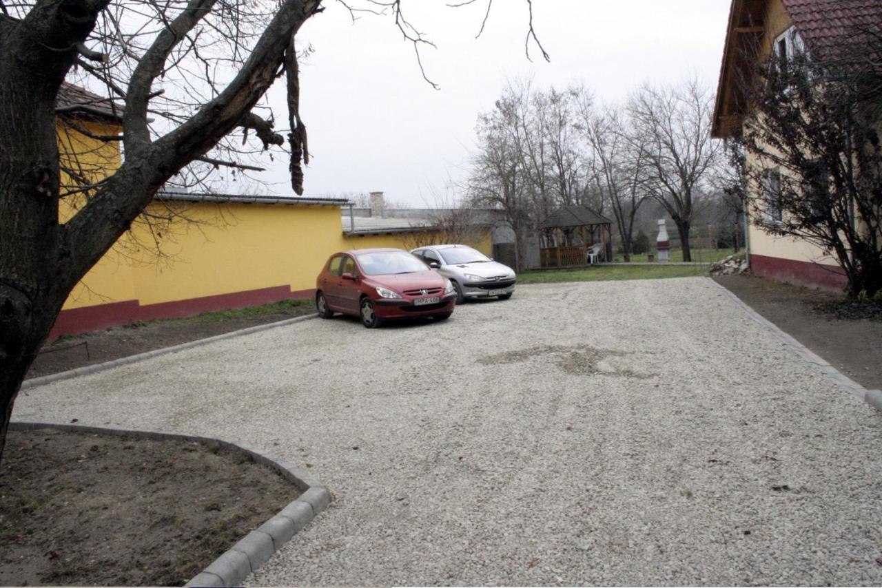 Bed and Breakfast Casa Napsugar Panzio Apostag Zewnętrze zdjęcie