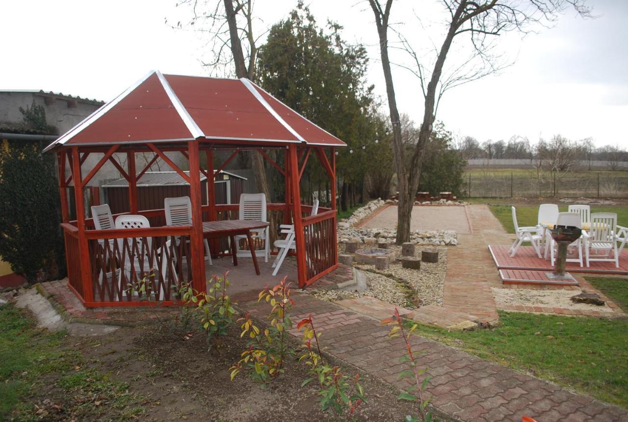 Bed and Breakfast Casa Napsugar Panzio Apostag Zewnętrze zdjęcie