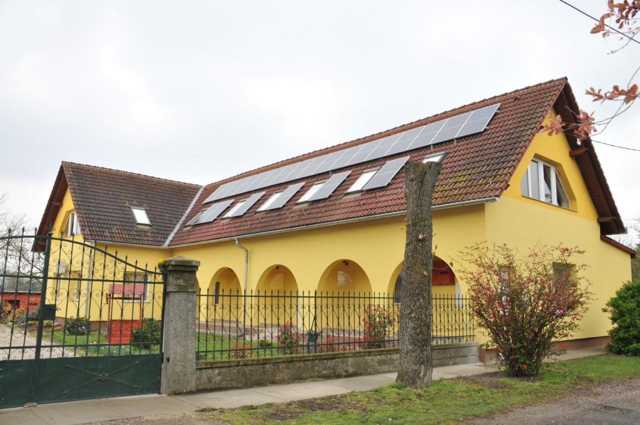 Bed and Breakfast Casa Napsugar Panzio Apostag Zewnętrze zdjęcie