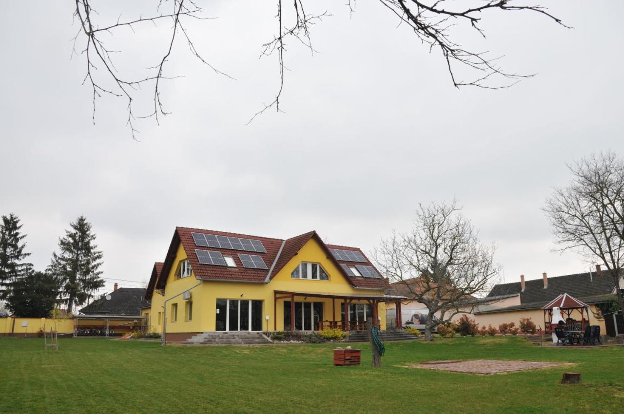 Bed and Breakfast Casa Napsugar Panzio Apostag Zewnętrze zdjęcie