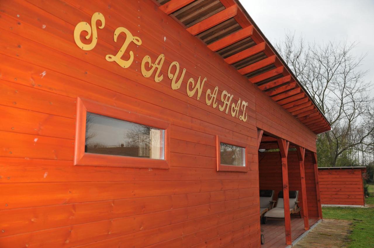 Bed and Breakfast Casa Napsugar Panzio Apostag Zewnętrze zdjęcie