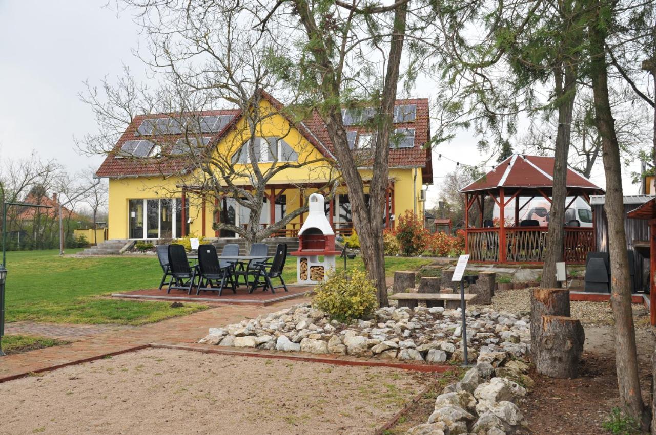 Bed and Breakfast Casa Napsugar Panzio Apostag Zewnętrze zdjęcie